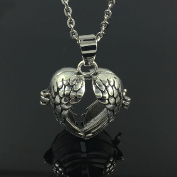 Separated&Struggling Jewelry - Silver Locket Necklace Fragrance Essential Oil